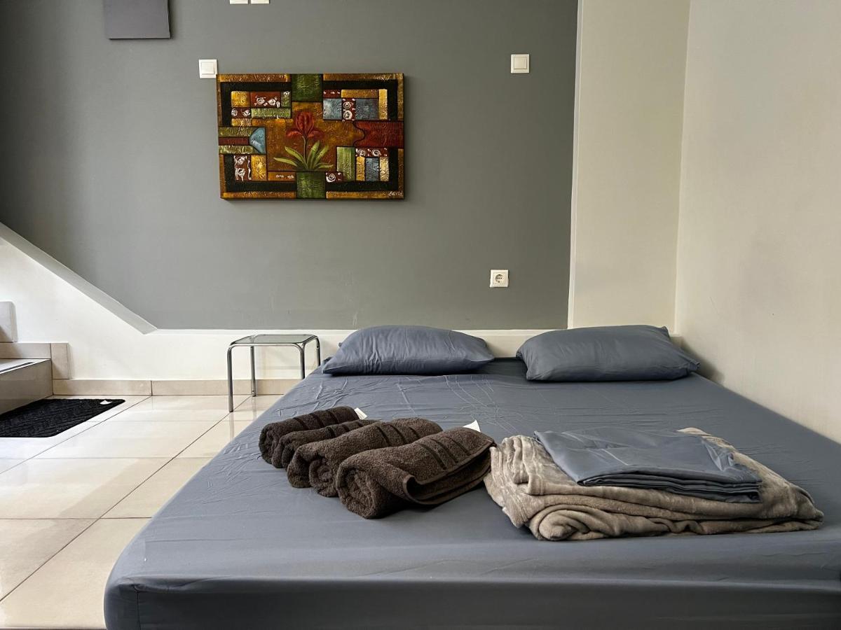 Budget Private Room In The Center Афины Экстерьер фото