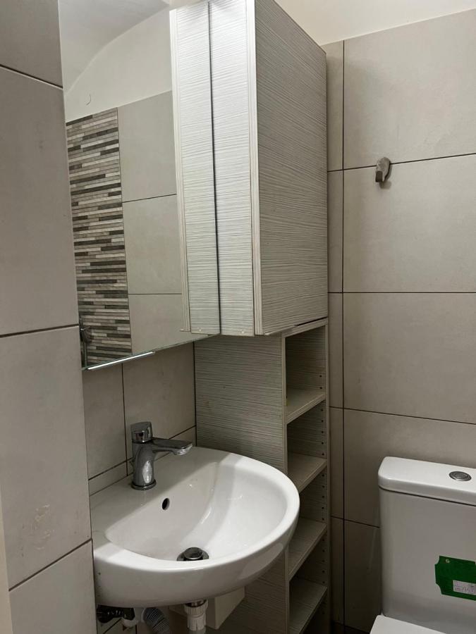 Budget Private Room In The Center Афины Экстерьер фото